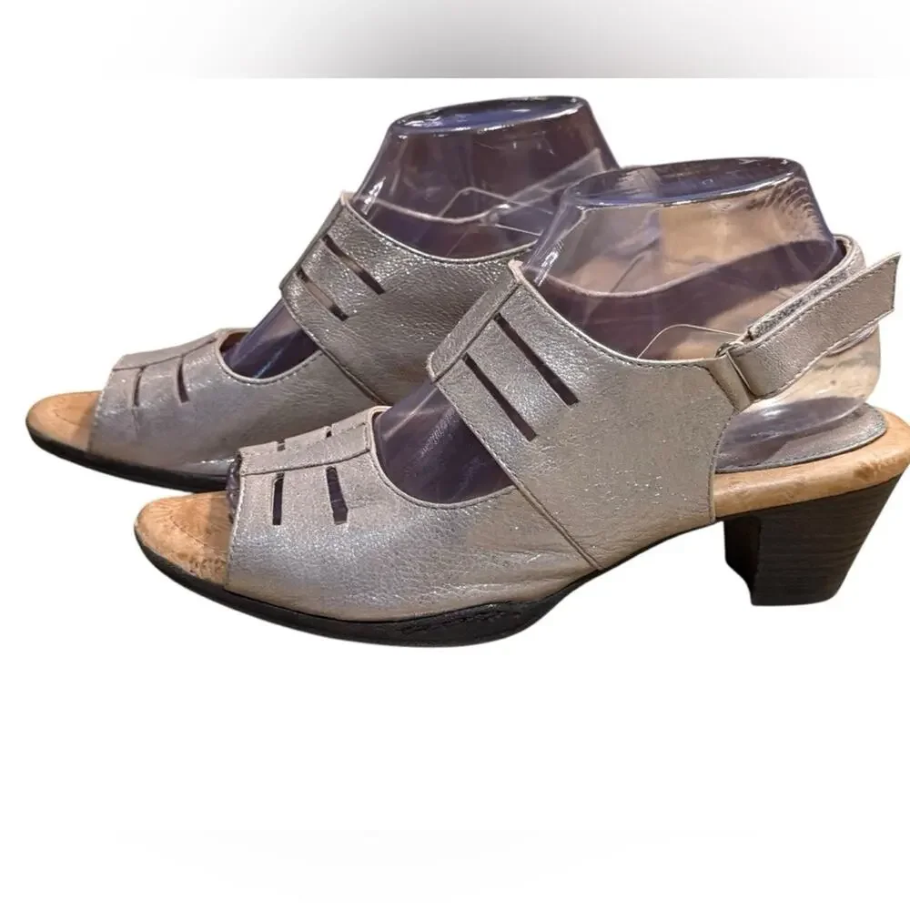 Montana Metallic Light Bronze  Women's Size 8 Heeled Sandals